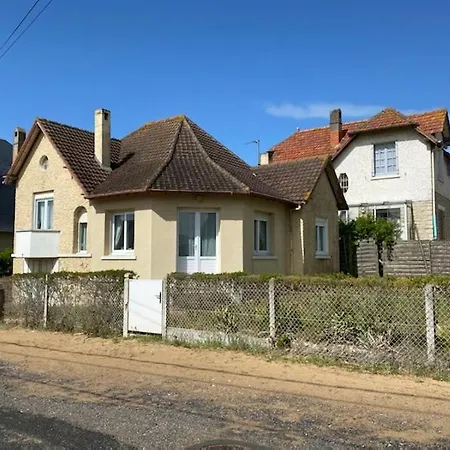 La Au Bout Du Jardin / Sword