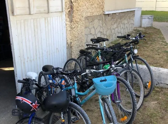 La Au Bout Du Jardin / Sword * Hermanville-sur-Mer