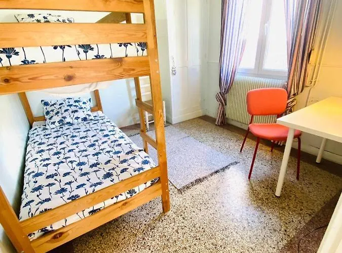 Holiday home La Au Bout Du Jardin / Sword