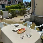 Hébergement de vacances La Au Bout Du Jardin / Sword