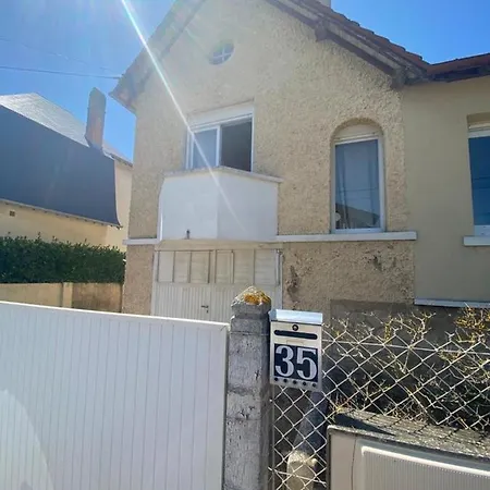 La Au Bout Du Jardin / Sword Holiday home