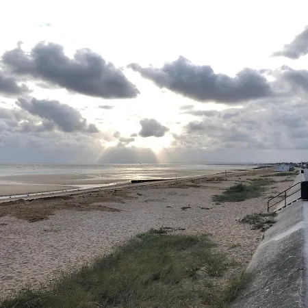 La Au Bout Du Jardin / Sword Holiday home Hermanville-sur-Mer