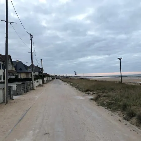 بيت للعطل La Au Bout Du Jardin / Sword Hermanville-sur-Mer